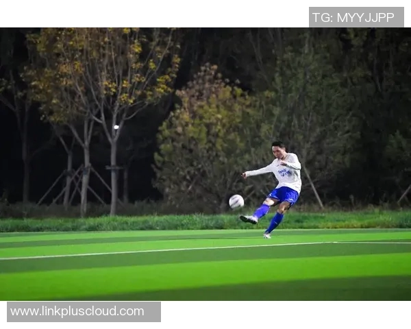 我心目中最具魅力的足球明星及其精彩瞬间分享